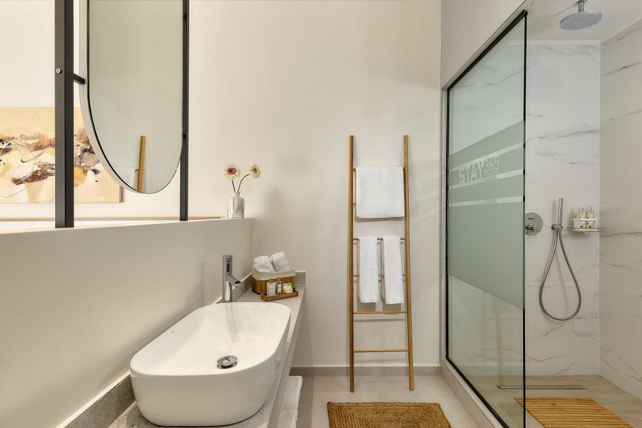 365 Aparthotel 4*